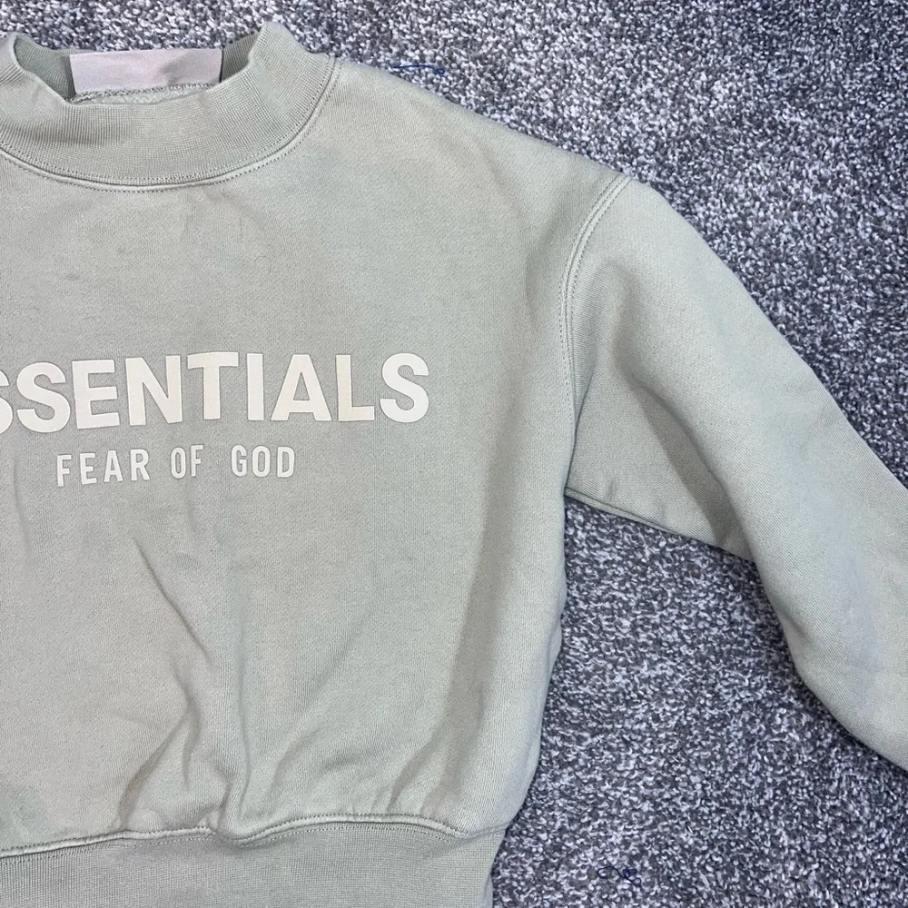 Fear of God Essentials Kids Sage Green Logo Sweatshirt 4-5 years